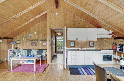 Trend House | Amazing home in Løgstør with WiFi