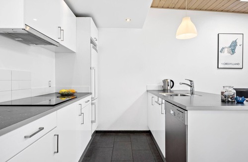 Trend House | Amazing home in Løgstør with kitchen
