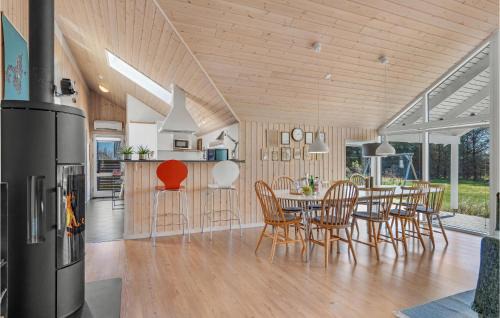 Grønhøj House | Amazing Home In Løkken With Sauna