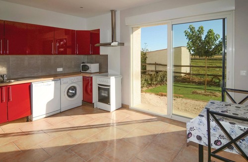 Le Sambuc House | Amazing home in Le Sambuc with WiFi