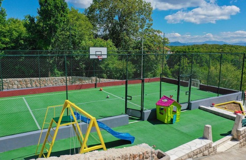 Lokvicici House | Amazing home in Lokvicici