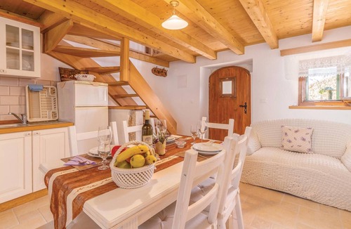 Cres House | Amazing home in Lubenice with WiFi