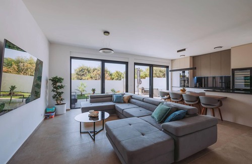 Kolan House | Amazing home in Mandre