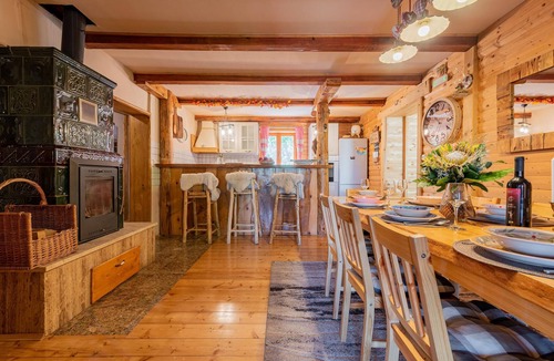 Gracac House | AMazing home in Mazin with sauna