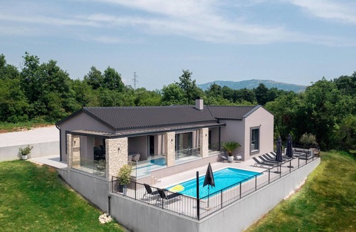 Nedescina House | Amazing home in Nedescina