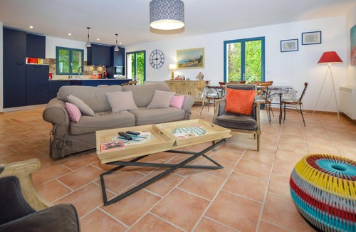Nessa House | Amazing home in Nessa with private swimming pool, can be inside or outside