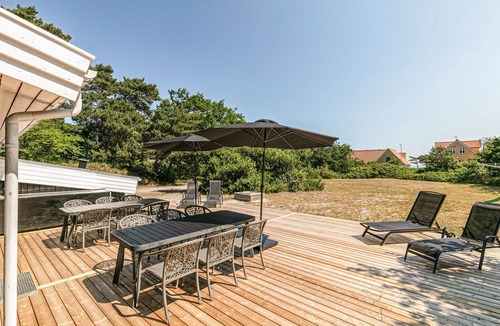 Bedegaard House | Amazing home in Nexø with sauna