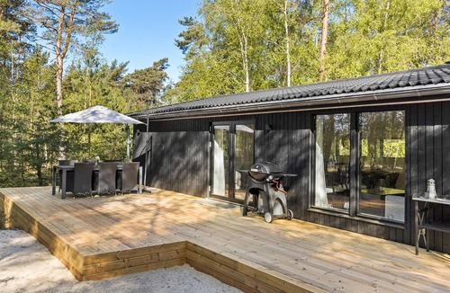 Dueodde House | Amazing home in Nexø with kitchen