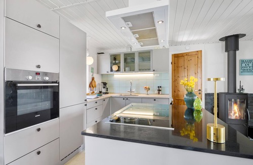 Balka Strand House | Amazing home in Nexø with kitchen