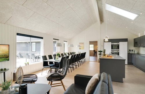 Houstrup House | Amazing home in Nørre Nebel with WiFi