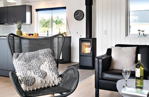 Houstrup House | Amazing home in Nørre Nebel with WiFi