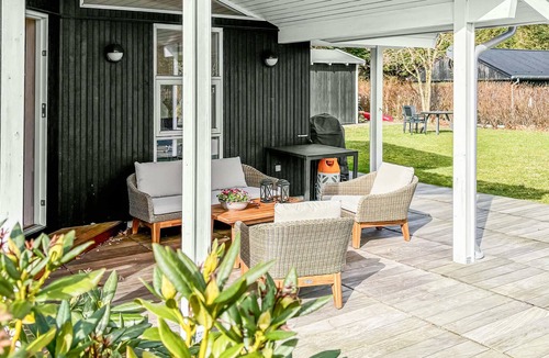 Saksild Strand House | Amazing home in Odder with kitchen