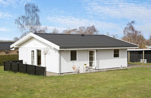 Olsted House | Amazing home in ølsted with kitchen