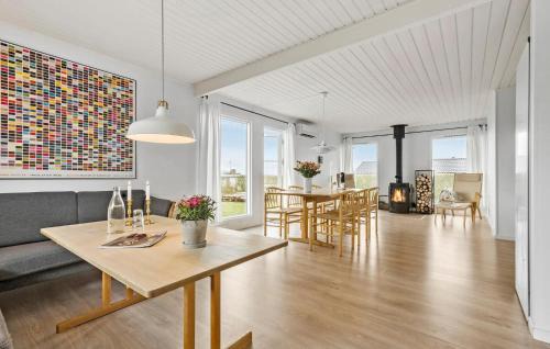 Olsted House | Amazing Home In Ølsted With Kitchen
