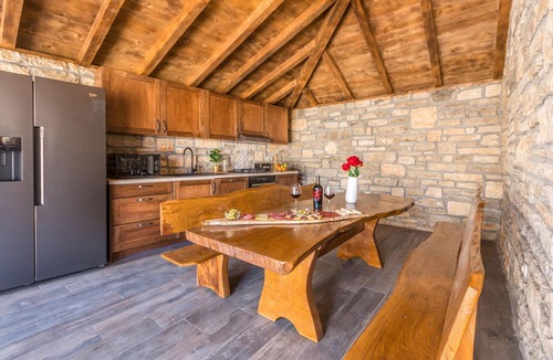 Benkovac House | Amazing home in Perusic Donji