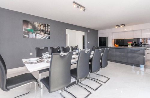 Benkovac House | Amazing home in Perusic Donji