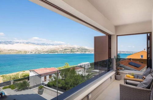 Pag House | Amazing home in Pag with sauna