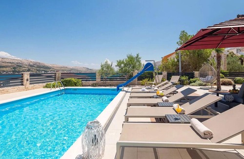 Pag House | Amazing home in Pag with sauna