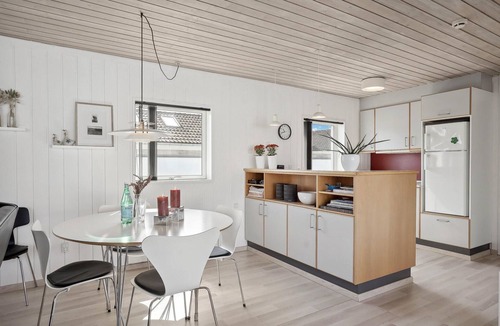 Rødhus House | Amazing home in Pandrup with kitchen
