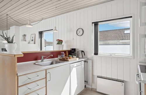 Rødhus House | Amazing home in Pandrup with kitchen
