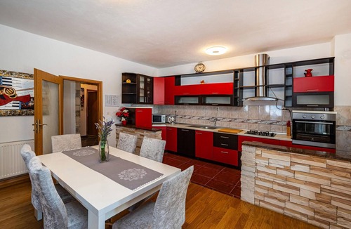 Policnik House | Amazing home in Policnik