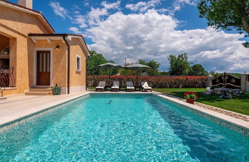 Flengi House | Amazing home in Porec