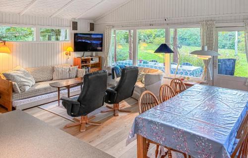 Roneklint House | Amazing Home In Præstø With Wifi