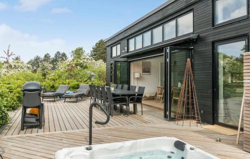 Kramnitse House | Amazing Home In Rødby With Sauna