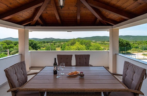 Velim House | Amazing home in Radasinovci with sauna
