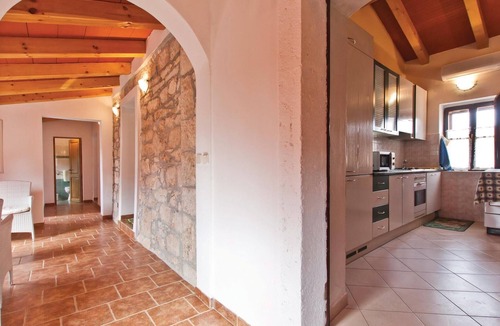 Rakotule House | Amazing home in Rakotule with WiFi