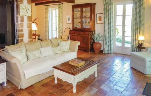 Ribaute House | Amazing Home In Ribaute