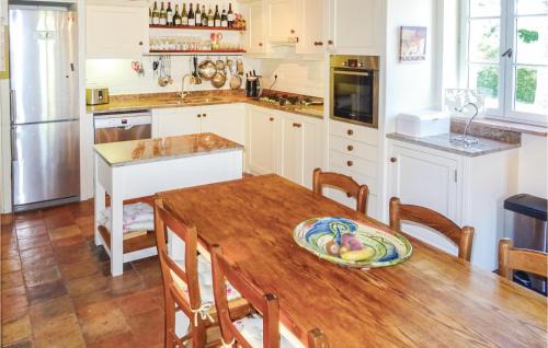 Ribaute House | Amazing Home In Ribaute