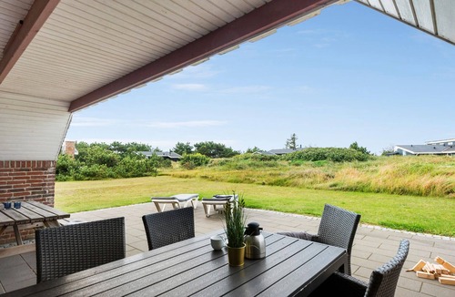 Klegod Strand House | Amazing home in Ringkøbing with kitchen
