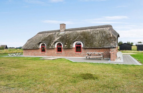 Klegod Strand House | Amazing home in Ringkøbing with kitchen