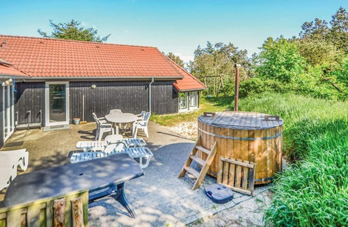 Sondervig House | Amazing home in Ringkøbing with kitchen