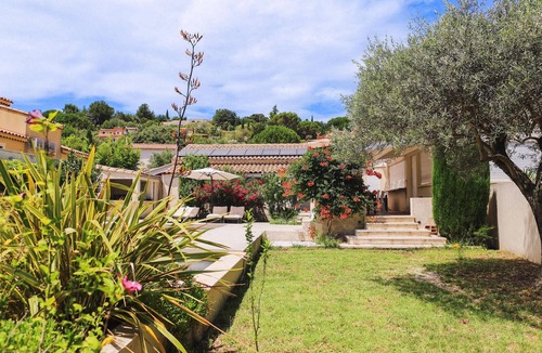 Rochefort-du-Gard House | Amazing home in Rochefort