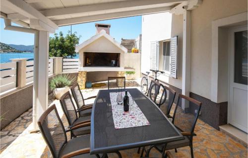 Ploce House | Amazing Home In Rogotin With House Sea View