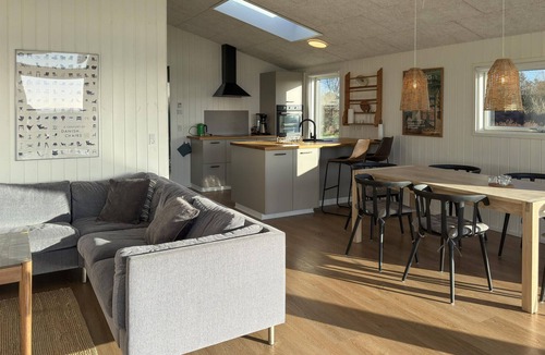 Ronde House | Amazing home in Rønde with house sea view