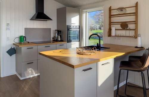 Ronde House | Amazing home in Rønde with house sea view