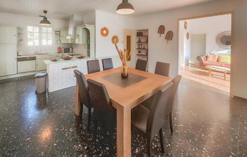 Roquebrun House | Amazing Home In Roquebrun