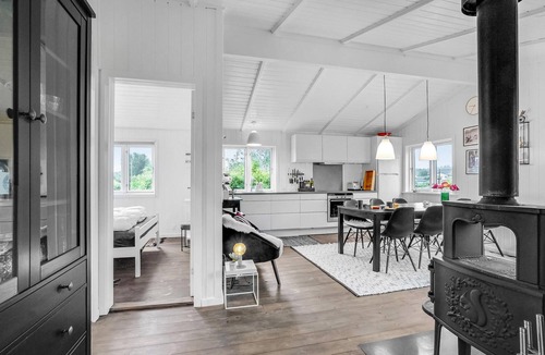 Floutrup House | Amazing home in Roslev with WiFi