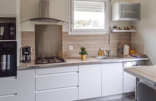 Saint-Carreuc House | Amazing home in Saint-Carreuc with WiFi