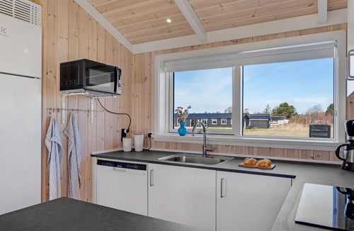 Marup House | Amazing home in Samsø with kitchen