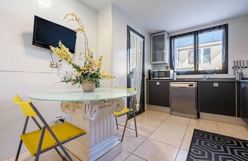 San Jorge House | Amazing home in Sant Jordi with WiFi