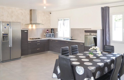 Sernhac House | Amazing home in Sernhac