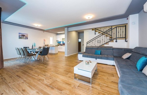 Sibenik House | Amazing home in Sibenik