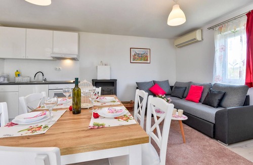 Velika Gorica House | Amazing home in Siljakovina with sauna