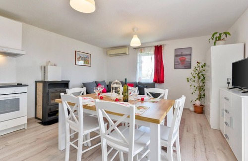 Velika Gorica House | Amazing home in Siljakovina with sauna