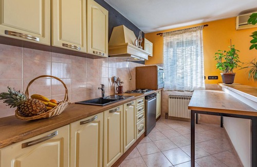 Sisan House | Amazing home in Sisan