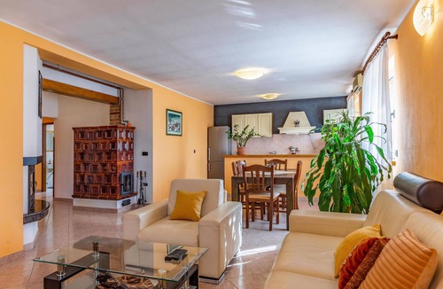 Sisan House | Amazing home in Sisan